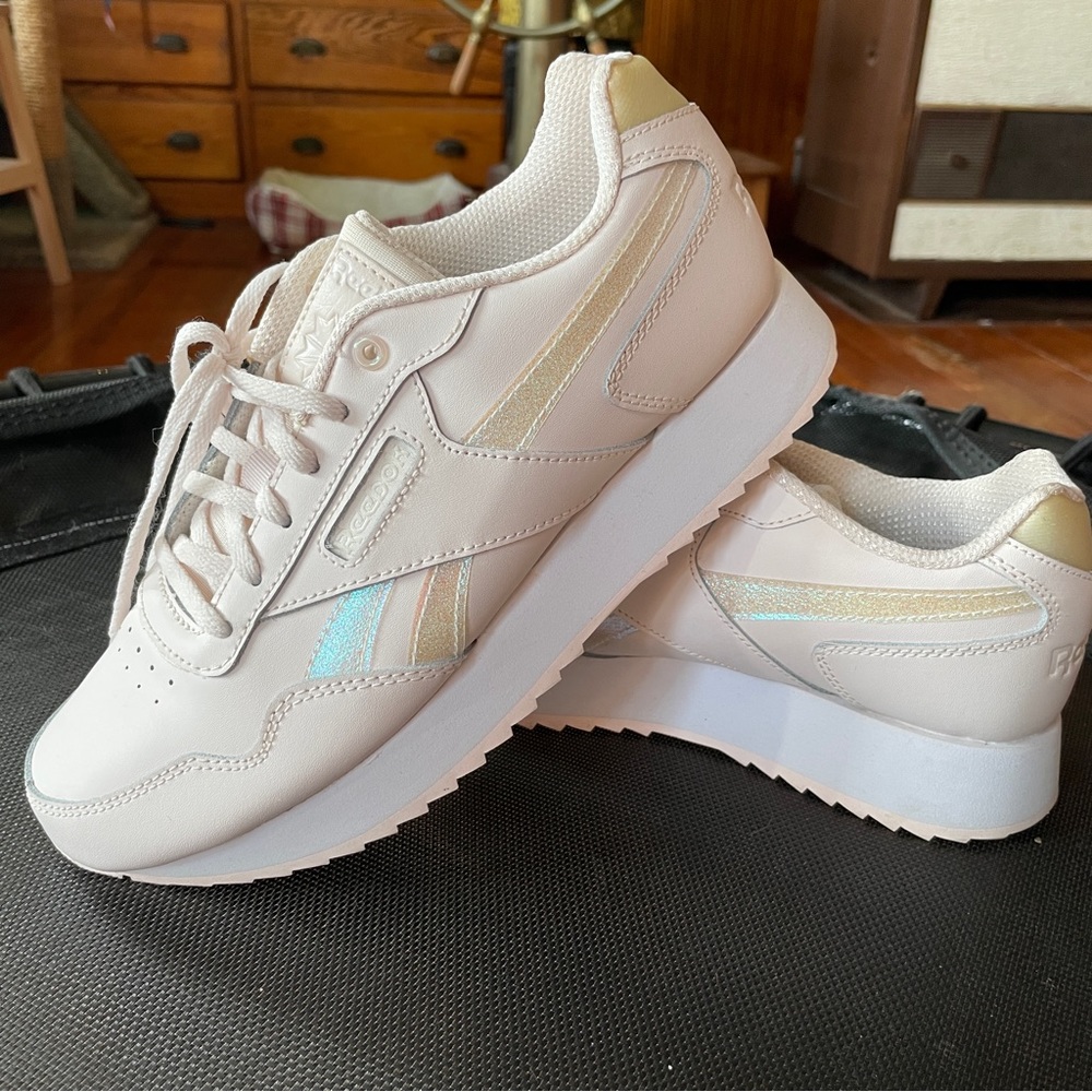 Reebok Women’s Classic Harman Ripple Double Sneaker Glass Pink